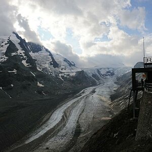 DSC 4669 Großglockner mit Passterze D700 AF-S 24-70 2,8 G
12.08.09 ca. 17Uhr