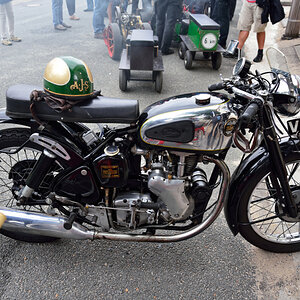Velocette rechts.jpg