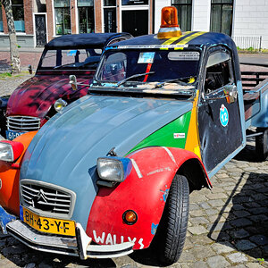 Citroen 2 CV 2.jpg