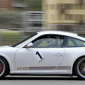 Porsche_3.jpg