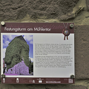 Tafel am Turm.jpg