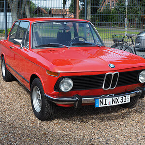 BMW 1502 Front.jpg