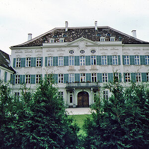Schloss Haimhausen 1980er.jpg