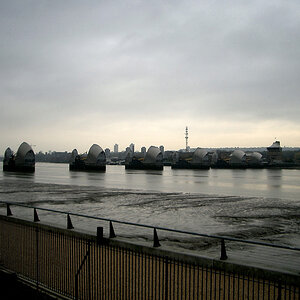 Thames Barrier North 1.jpg