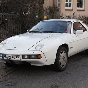 Porsche 928  a.jpg