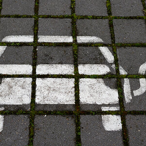 E-Auto Parkplatz.jpg