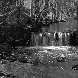 Kleiner Wasserfall in Bad Bodenteich.jpg