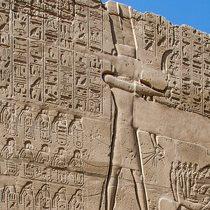 Wandschnitzerei Karnak Tempel1.jpg