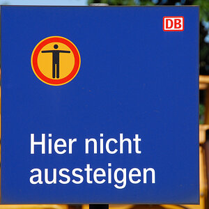 hier nicht aussteigen.jpg