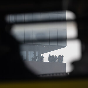 Fotografen auf der Elbphi-Plaza