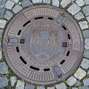 Kanaldeckel Burghausen.jpg