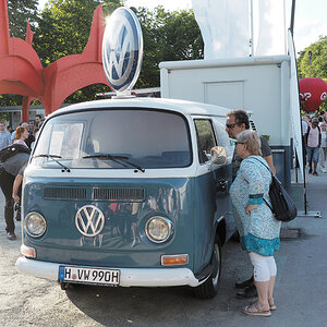 VW Bus ServiceFactory L.jpg