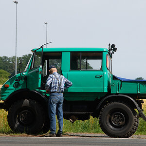 Unimog Pritsche.jpg
