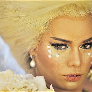 comp_2Portrait-Lumi.jpg