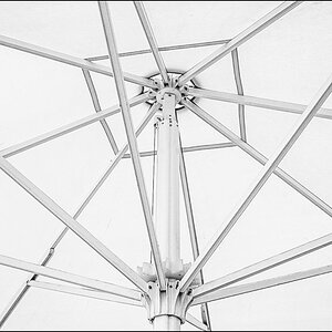 Sonnenschirm BW (1 von 1).jpg