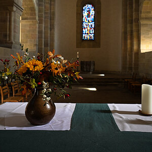 Altar Basilika St. Georg und Maria.jpg