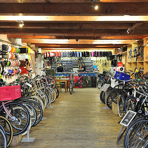 Fahrradwerkstatt Amsterdam.jpg