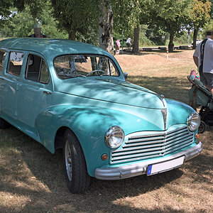 Peugeot 203 Familiale [DSC_3677]