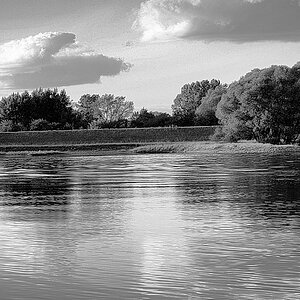 Beschaulichkeit-am-grossen-Fluss-