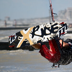 2080722 4466b KiteSurfer