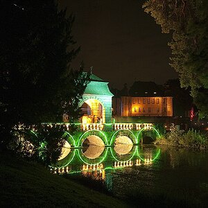 Die Brücke zum Park