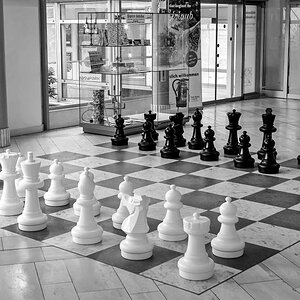 Schachbrett BW.jpg