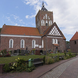 _EM50352_DxORAWxl.jpg