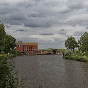 _EM50319_DXOPAxl.jpg