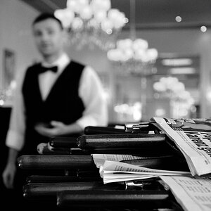 ZeitungCafeDSC 1225