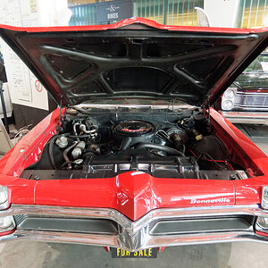 Pontiac Bonneville.jpg