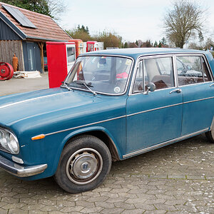 Lancia Fulvia 2.jpg