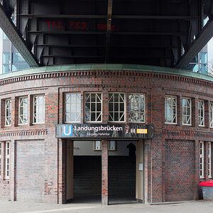 Landungsbrücken 2.jpg