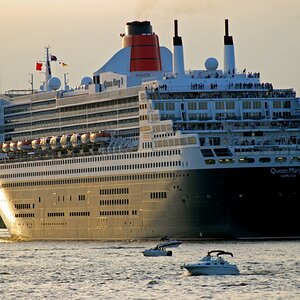 queen_mary_2(2).jpg