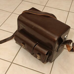 Nikon Ledertasche FB5