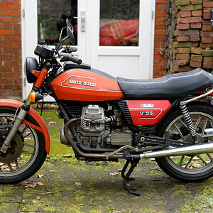 Moto Guzzi V35.jpg