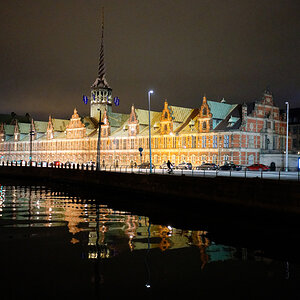 Alte Börse Kopenhagen nachts.jpg