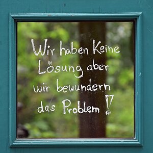 bremen_schnoor_ladentuer.JPG