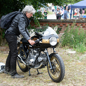 Ducati 900 SS Kickstart.jpg