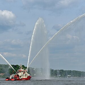 hamburg_feuerloeschboot.jpg
