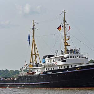 hamburg_elbe.jpg