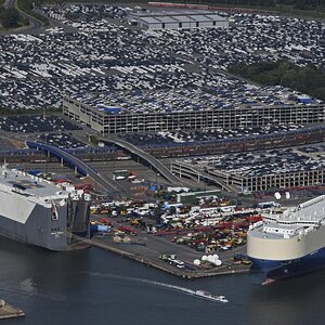 luftbild_bremerhaven_autotransporter.jpg