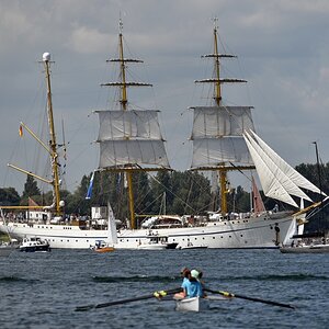 laboe_parade_gorch_fock.jpg