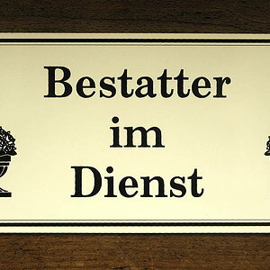 Bestatter low
