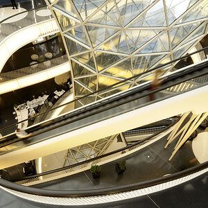 Rolltreppen im Kaufhaus MyZeil in Frankfurt