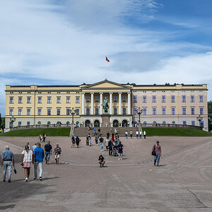Schloss Oslo.jpg
