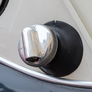 T51X1811-1.jpg