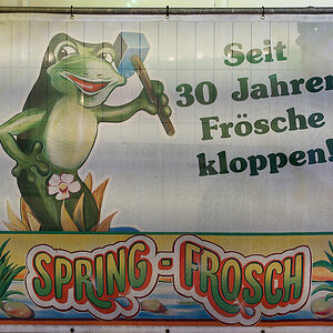 Frösche kloppen.jpg