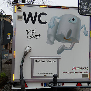 Pipi Lounge mit Spannerklappe.jpg