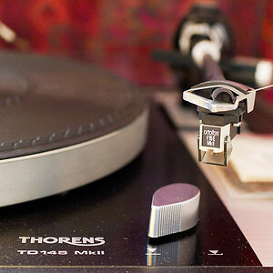 Thorens TD145 MkII.jpg