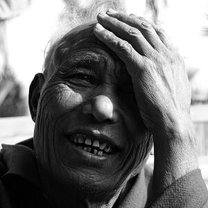 alter Mann in Khensa-Village, Nagaland, India 2008